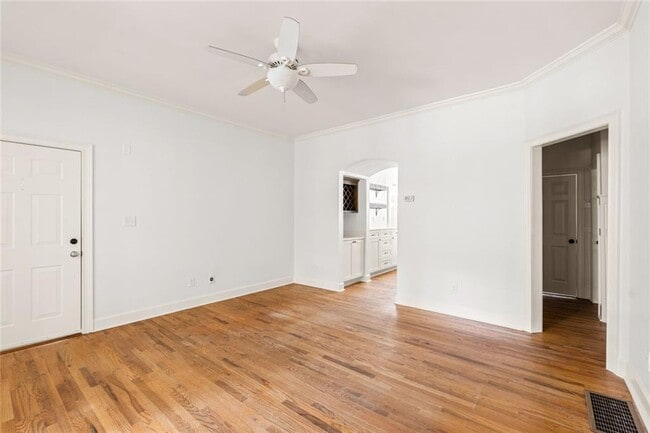 Building Photo - 878 Briarcliff Rd NE