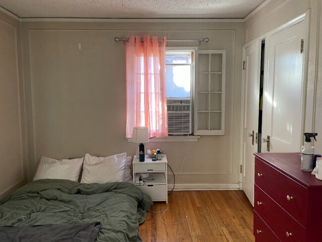 Foto del edificio - 1365 Corona St