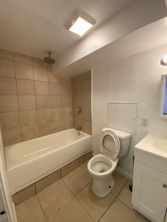 Bathroom - 1624 N 57th St