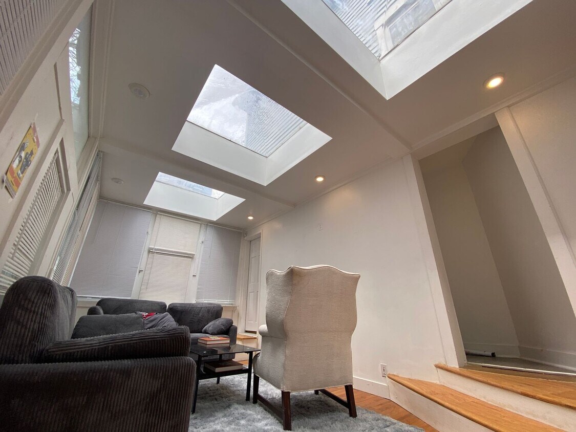 Foto principal - 105 Howe St