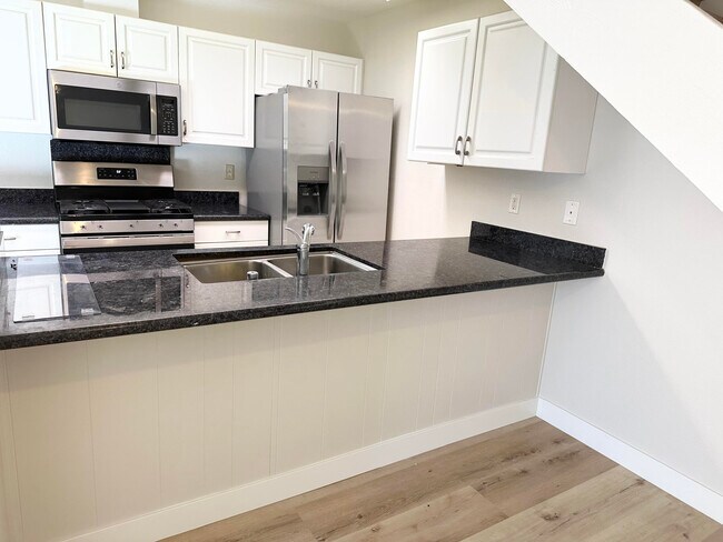 Building Photo - 74237 Catalina Way