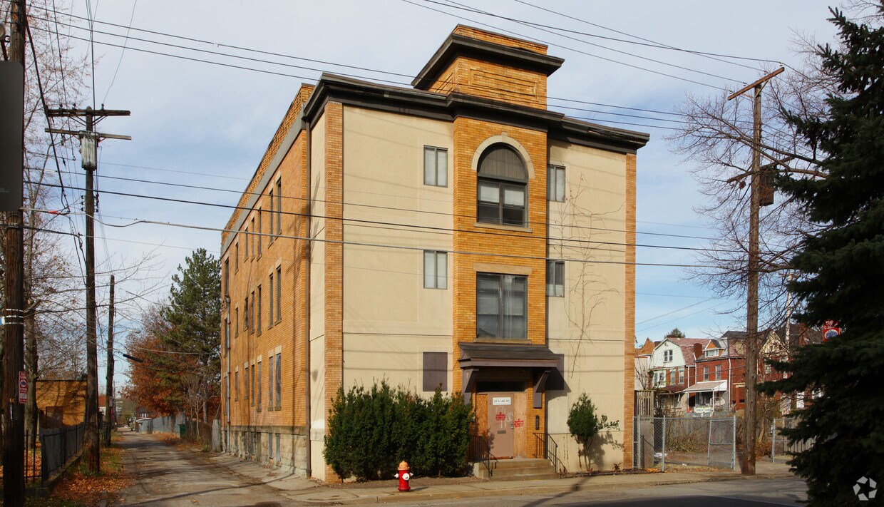 Primary Photo - 615 N Lang Ave