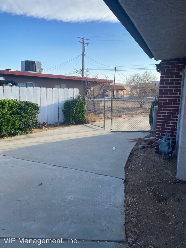 Foto del edificio - 1 br, 1 bath House - 8855 Orange St