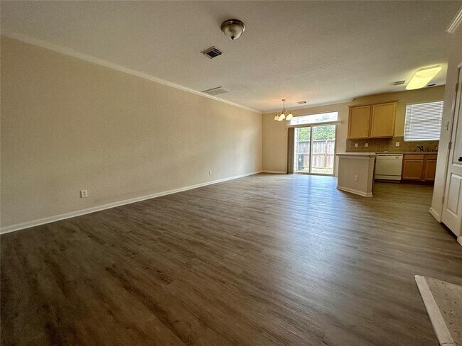 Building Photo - 16108 Limestone Lake Dr