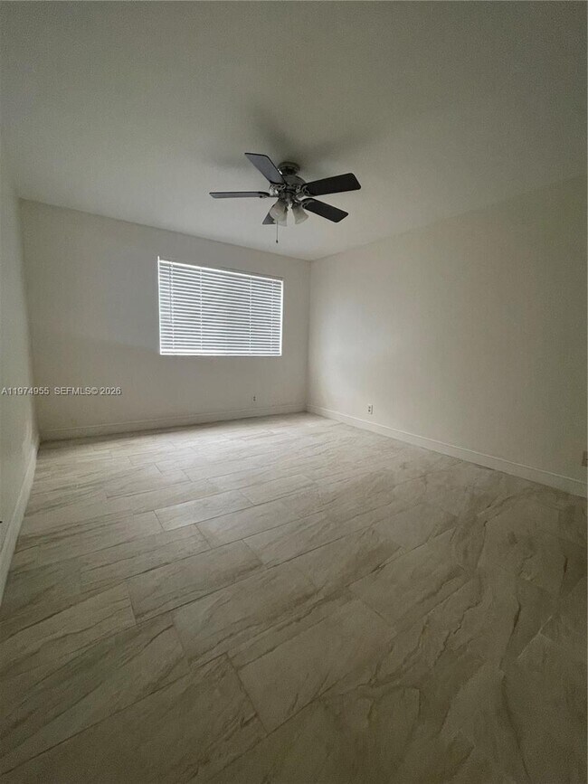 Foto del edificio - 9701 Westview Dr