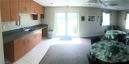 Building Photo - 421 12th Ave S