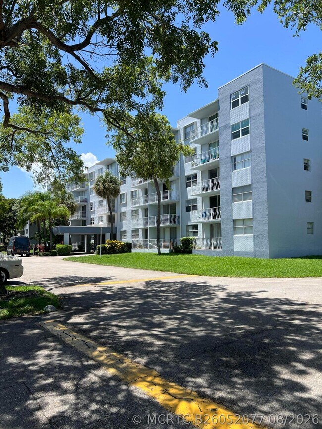 Building Photo - 480 Executive Center Dr