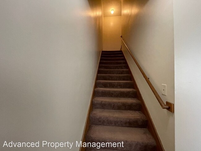 Building Photo - 2515 Candlecrest Cir