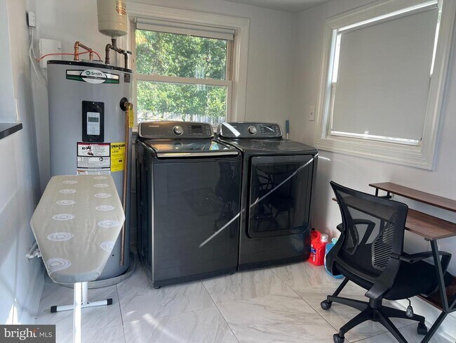 Foto del edificio - 4227 Prince William Pkwy