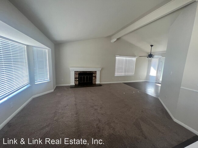 Building Photo - 3 br, 2 bath House - 561 Amanda Court