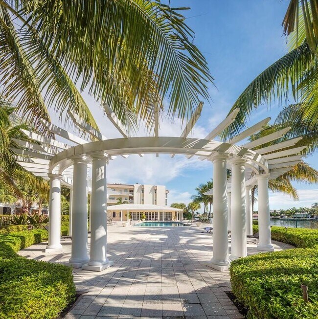 Foto del edificio - 651 E Woolbright Rd