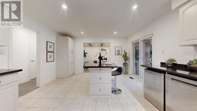 Photo du bâtiment - 714 Conacher Dr