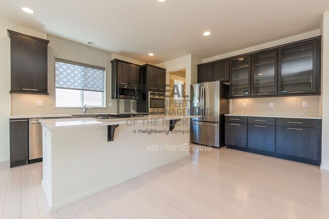 Foto del edificio - 5720 Big Canyon Dr