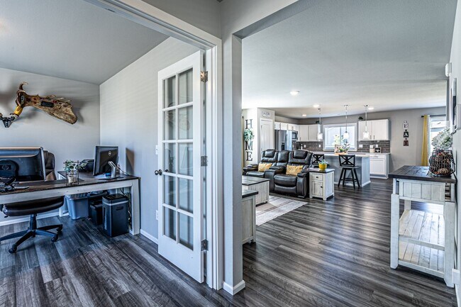 Foto del edificio - Modern 4-Bedroom Lacey Home