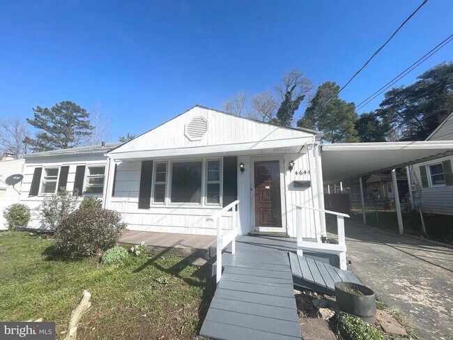 Foto del edificio - 46448 Franklin Rd