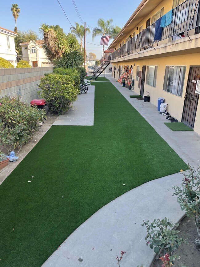 Foto del edificio - 3534 Whistler Ave