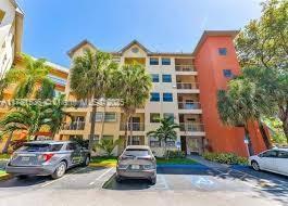 Building Photo - 8225 Lake Dr