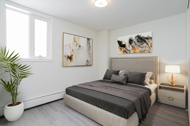 Building Photo - Deville Apartments