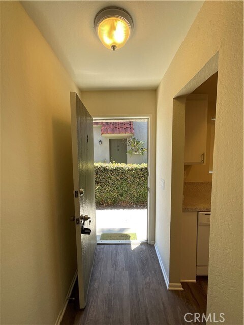 Foto del edificio - 16841 Lynn Lane