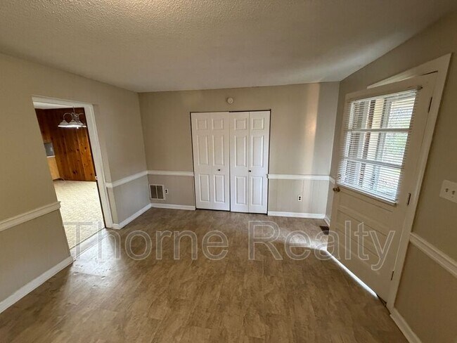 Foto del edificio - 208 Ridgewood Dr