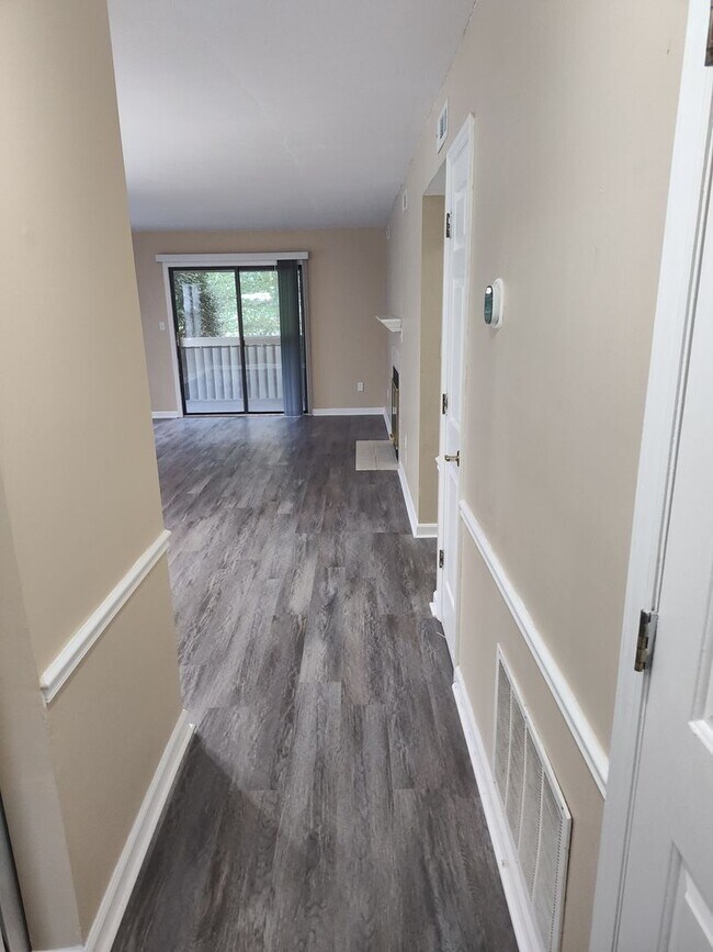 Foto del edificio - Well Maintained Condo Gated Community