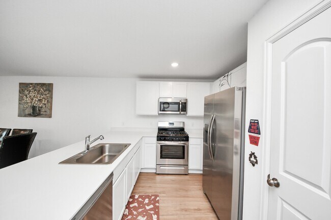 Building Photo - 7319 Clover Chase Dr