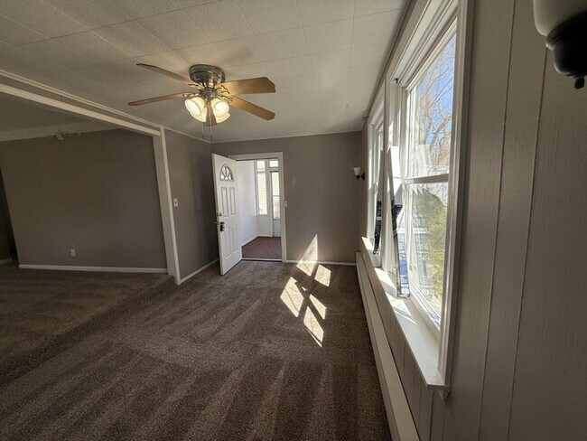 Building Photo - 633 Bagley Ave