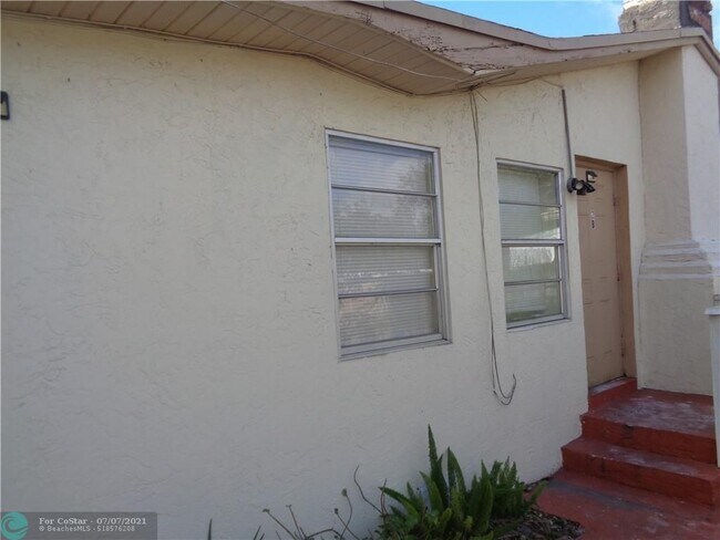 Building Photo - 1331 SW 44th Terrace