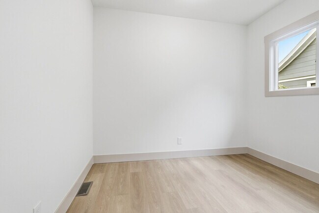 Foto del edificio - 437 NE Fargo St