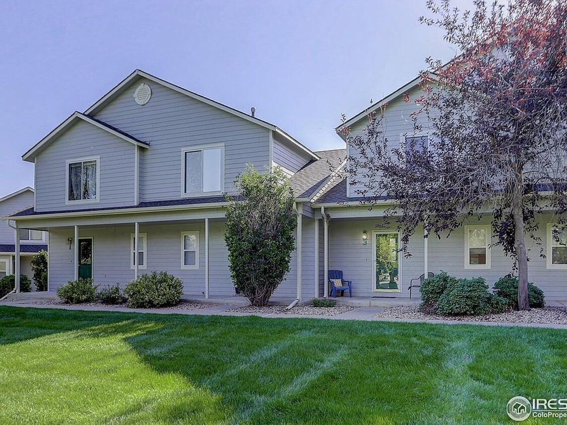 Primary Photo - 2950 Neil Dr