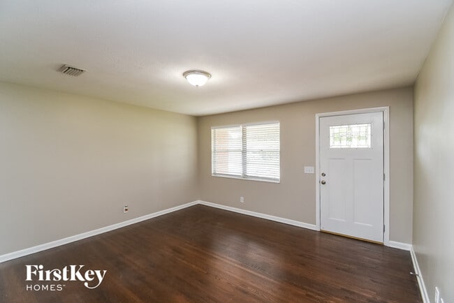 Building Photo - 3013 Skipper Ln