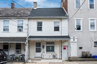 Building Photo - 222 2nd St
