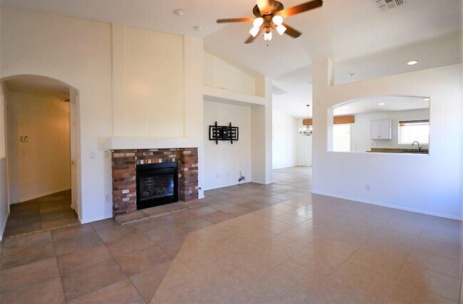 Building Photo - 16329 W Cottonwood St