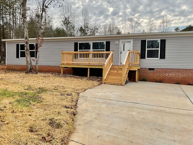 Building Photo - Doublewide Home  For Rent is Iron Station, NC