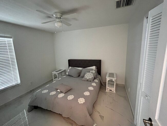 Building Photo - 7780 Scarlet Ct