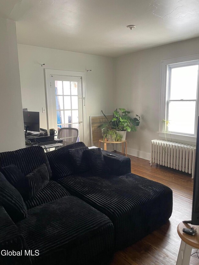 Foto del edificio - 7 Edison Ave