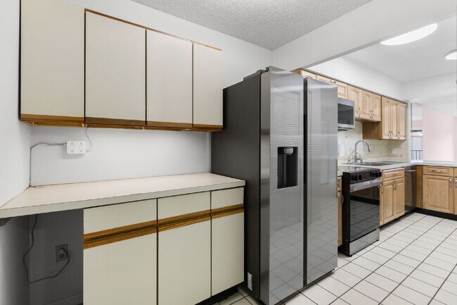 Foto del edificio - Condo For Rent on ST PETE BEACH!