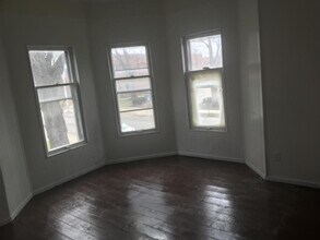 Building Photo - 614 1/2 W Stephenson St