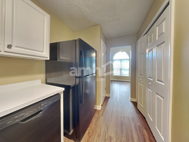 Foto del edificio - 182 Bonnie Woods Dr