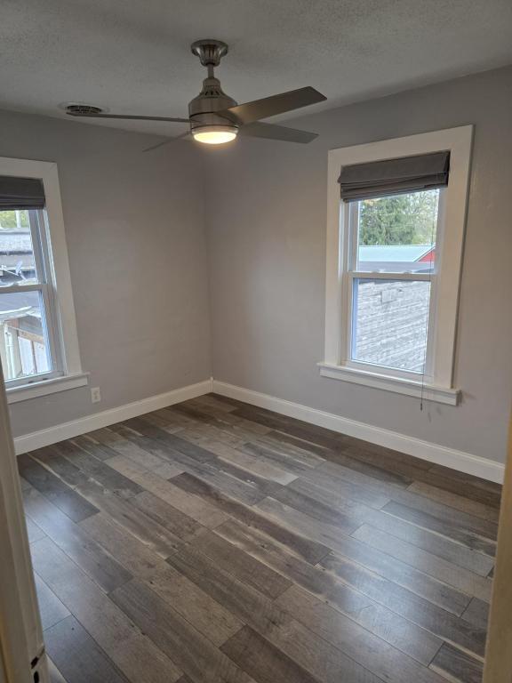 Building Photo - 128 Miller St