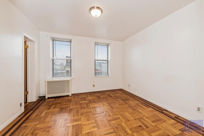 Foto del edificio - 2840 Waterbury Ave