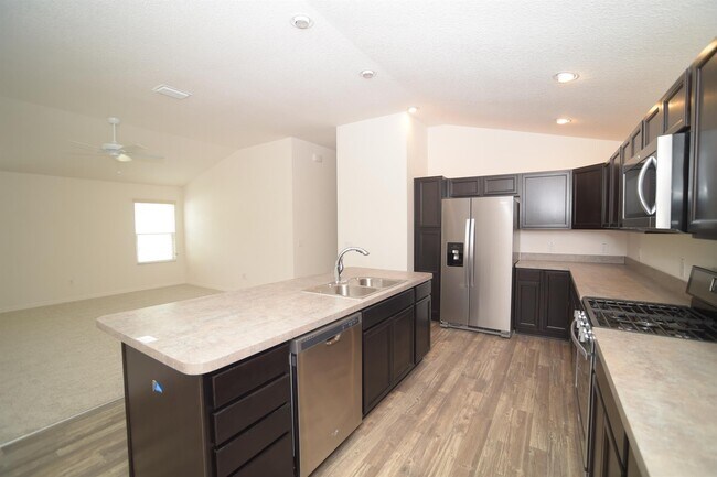 Building Photo - 5861 Marsh Ct