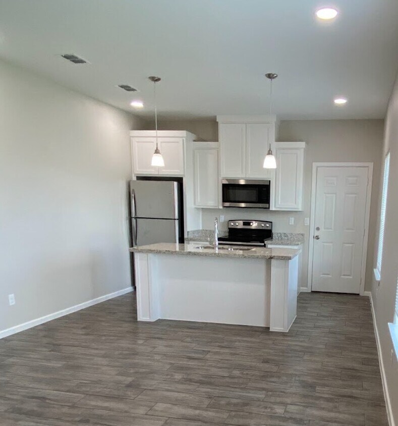 5609 Sandpiper Ave Unit 4, Mission, TX 78573 Apartments in Mission