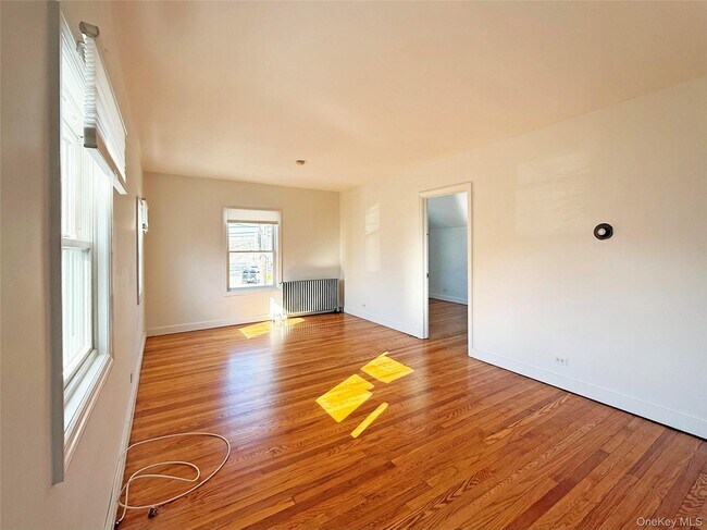 Foto del edificio - 495 Montauk Hwy
