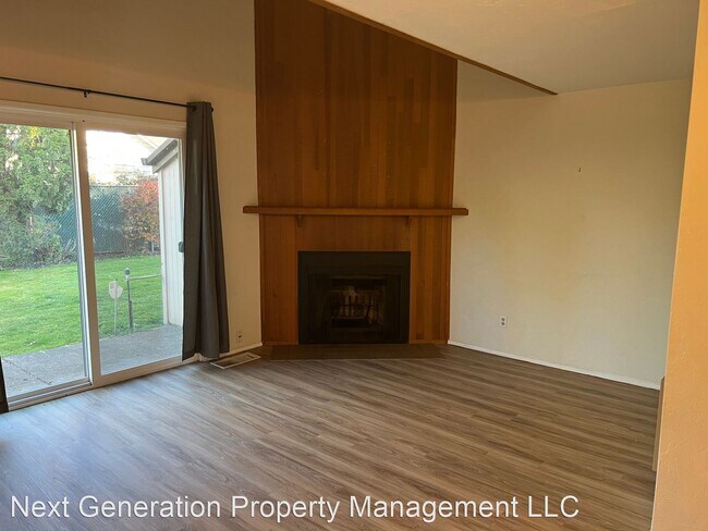 Building Photo - 1 br, 1.5 bath House - 1511 Fetters Loop