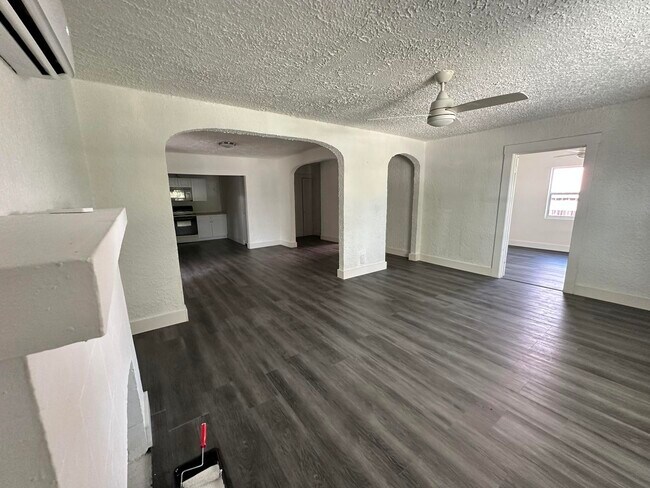 Foto del edificio - 513 Franklin Rd