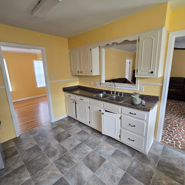Foto del edificio - 1625 Westlawn Dr