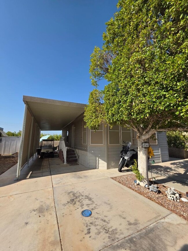 Foto del edificio - 5707 E 32nd St