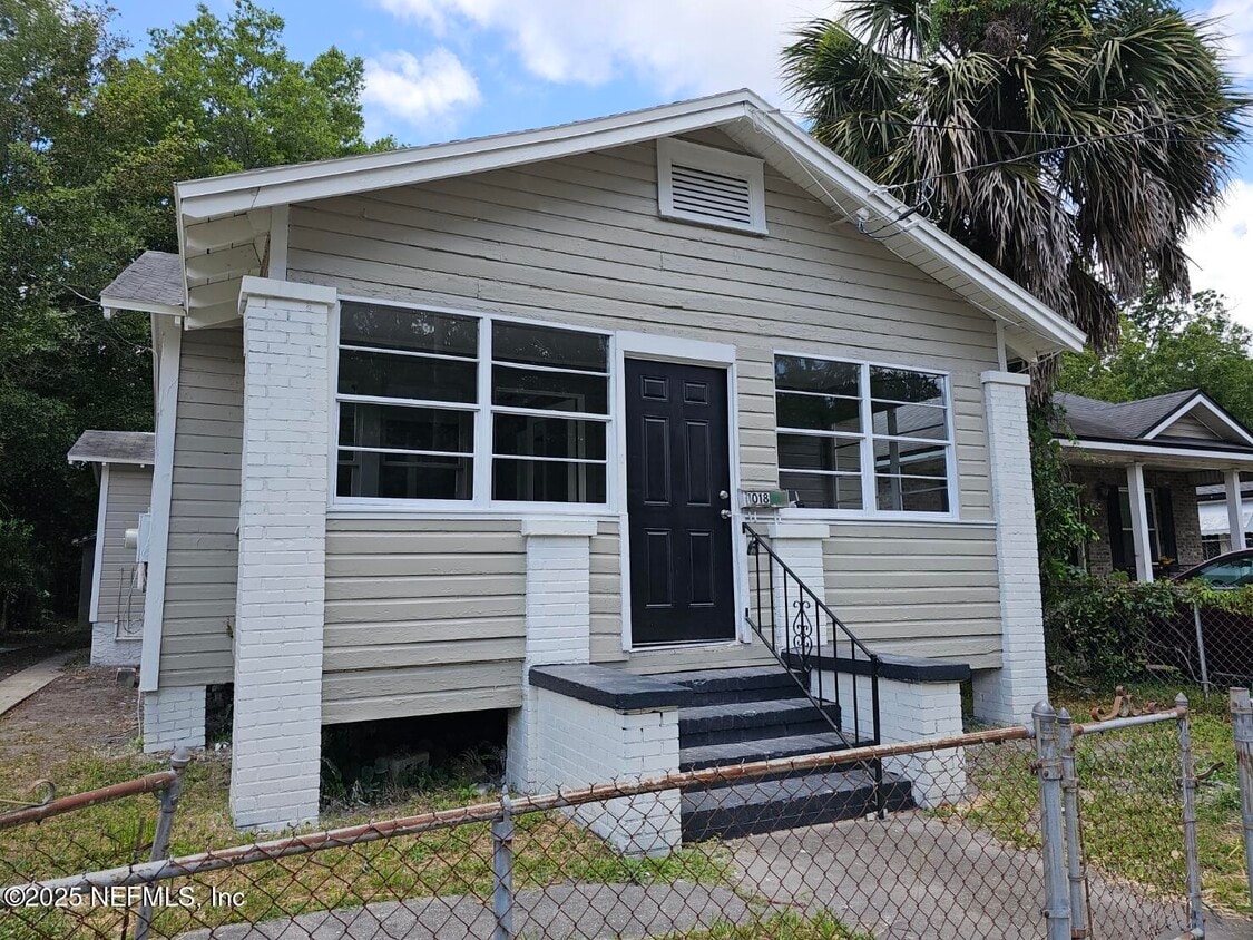 Foto principal - 1018 Tyler St