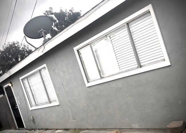 Foto del edificio - 4328 Poplar St